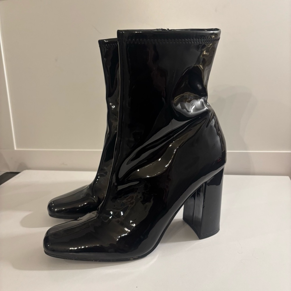 Steve Madden Y2K Glossy Black Square Box Semi Pointy Ankle Boots Size 9.5